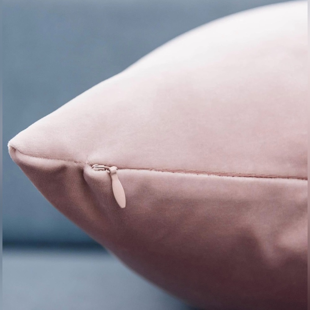 Pink Throw Pillow Covers 18x18 inch Set of 2 Decorative Velvet Pillow Covers for - Picture 2 of 4